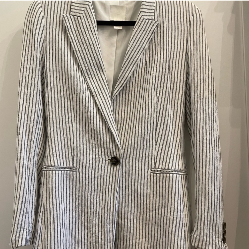 H&M Seersucker Like Striped Blazer | Size Small | Black & White - Picture 3 of 4